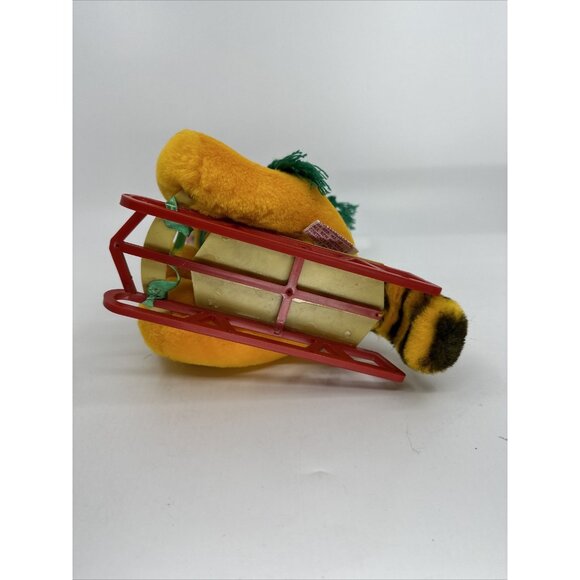 Dakin Garfield Takes The Mountain Vintage Stuffed Plush Sleigh Sled Winter Cat - Picture 9 of 14